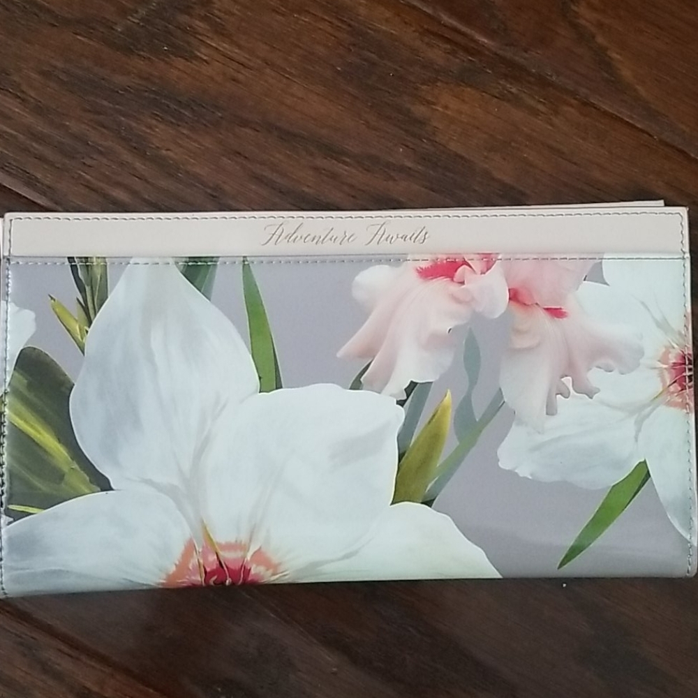 TED BAKER LEATHER TRAVEL WALLET & PASSPORT HOLDER